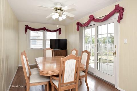 947 Balsam Ln, Bartlett, IL 60103 photo 6