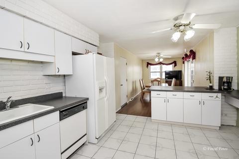 947 Balsam Ln, Bartlett, IL 60103 photo 5