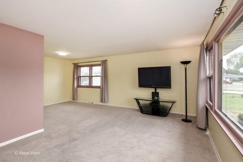 947 Balsam Ln, Bartlett, IL 60103 photo 2