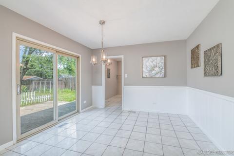 600 Hillcrest Blvd, Hoffman Estates, IL 60169 photo 9