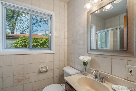 600 Hillcrest Blvd, Hoffman Estates, IL 60169 photo 13