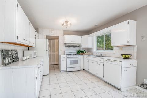 600 Hillcrest Blvd, Hoffman Estates, IL 60169 photo 6
