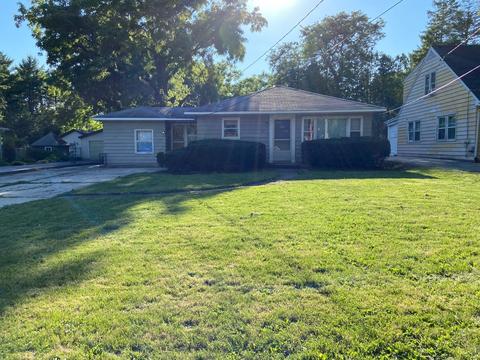 717 Normal Rd, Dekalb, IL 60115 photo 2