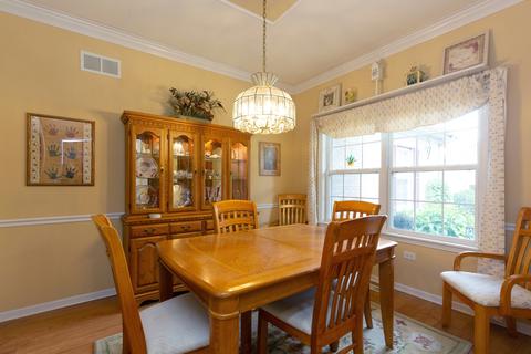 630 Robin Rdg, Elgin, IL 60123 photo 4