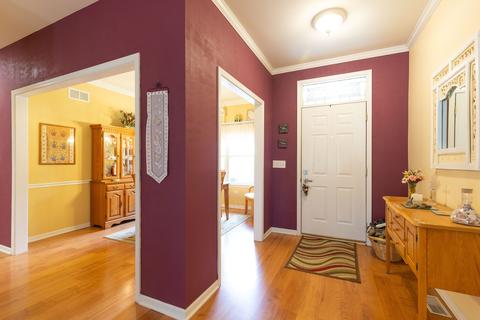 630 Robin Rdg, Elgin, IL 60123 photo 3