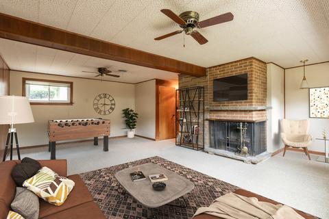 910 S Tower Dr, Mount Prospect, IL 60056 photo 15