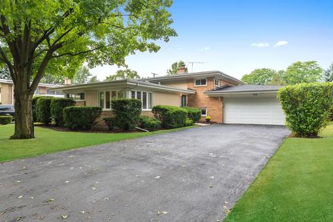 910 S Tower Dr, Mount Prospect, IL 60056 photo 1