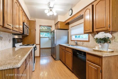 910 S Tower Dr, Mount Prospect, IL 60056 photo 8