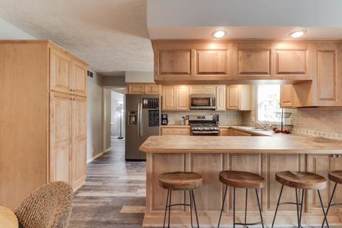 208 S Hershey Rd, Bloomington, IL 61704 photo 8