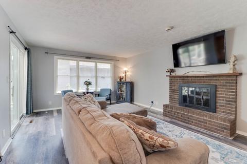 208 S Hershey Rd, Bloomington, IL 61704 photo 14