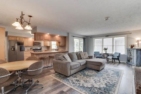 208 S Hershey Rd, Bloomington, IL 61704 photo 9