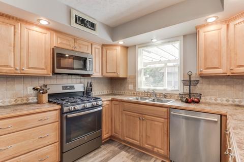 208 S Hershey Rd, Bloomington, IL 61704 photo 6