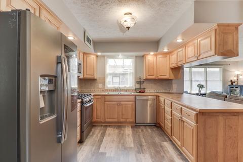 208 S Hershey Rd, Bloomington, IL 61704 photo 4