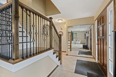 1000 Franklin Dr, Bartlett, IL 60103 photo 4