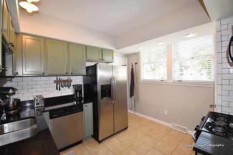 400 Arlington Ave, Elgin, IL 60120 photo 12