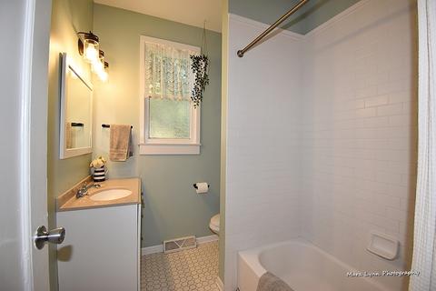 400 Arlington Ave, Elgin, IL 60120 photo 11