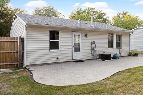130 Springleaf Dr, Bolingbrook, IL 60440 photo 4