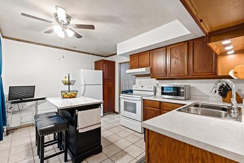 130 Springleaf Dr, Bolingbrook, IL 60440 photo 12