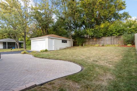 130 Springleaf Dr, Bolingbrook, IL 60440 photo 3