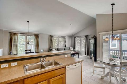 2490 Emily Ln, Elgin, IL 60124 photo 9