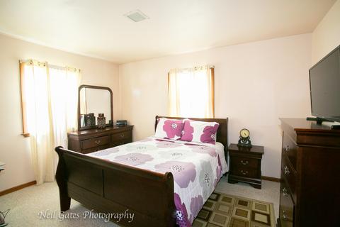 904 Greenview Dr, Aurora, IL 60505 photo 21