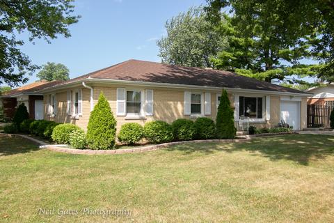904 Greenview Dr, Aurora, IL 60505 photo 1