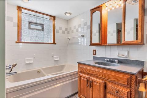 2553 Indiana Ave, Lansing, IL 60438 photo 11