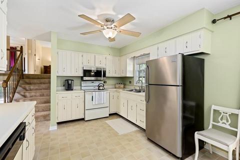 9 N711 Tipi Ln, Elgin, IL 60124 photo 10