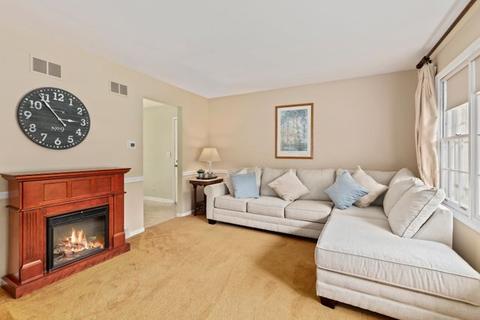 9 N711 Tipi Ln, Elgin, IL 60124 photo 6