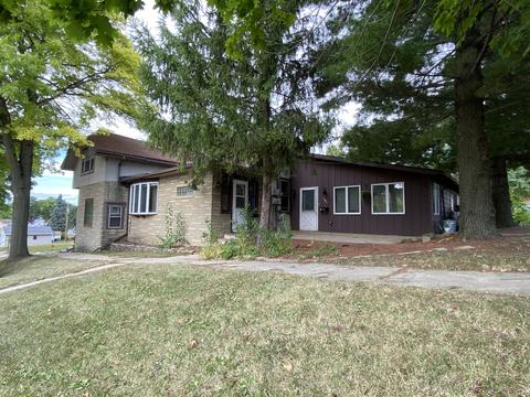 101 E 1st St, Spring Valley, IL 61362 photo 2