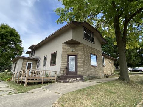 101 E 1st St, Spring Valley, IL 61362 photo 4