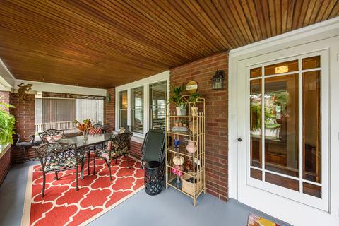 139 N Wright St, Naperville, IL 60540 photo 2