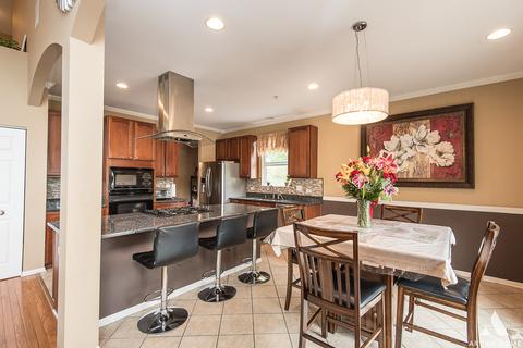 5834 Red Oak Dr, Hoffman Estates, IL 60192 photo 7