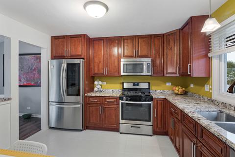225 Burnside Cir, Bartlett, IL 60103 photo 6
