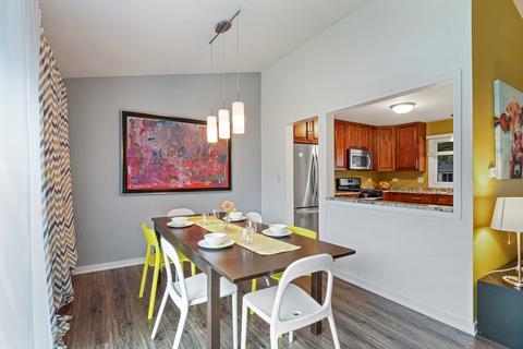 225 Burnside Cir, Bartlett, IL 60103 photo 10