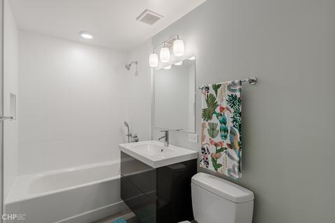 1484 E 56th St, Chicago, IL 60637 photo 21