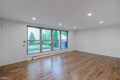 1484 E 56th St, Chicago, IL 60637 photo 3