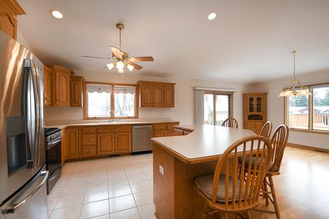 33 Billy Casper Ln, Midlothian, IL 60445 photo 8
