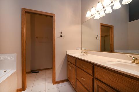 33 Billy Casper Ln, Midlothian, IL 60445 photo 15