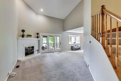 1743 Pebble Beach Dr, Hoffman Estates, IL 60169 photo 6