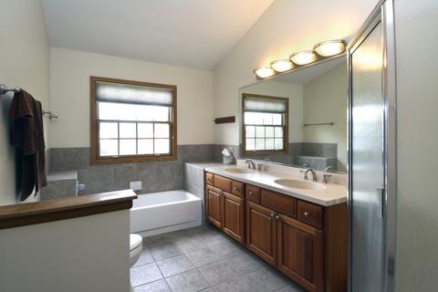291 Gatewood Ln, Bartlett, IL 60103 photo 28