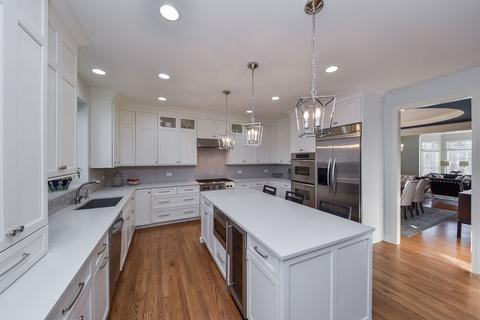 644 N Wright St, Naperville, IL 60563 photo 2