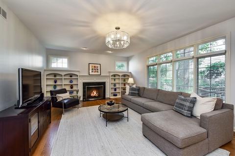 644 N Wright St, Naperville, IL 60563 photo 6