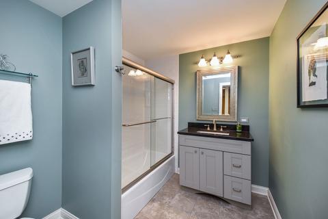 644 N Wright St, Naperville, IL 60563 photo 32
