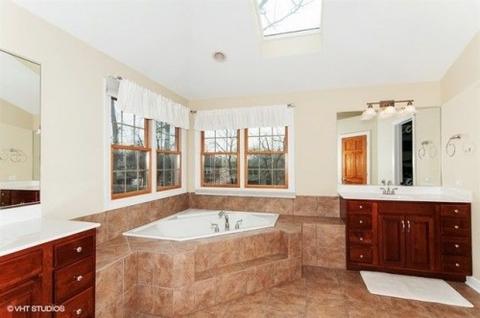 451 Pond View Ln, Bartlett, IL 60103 photo 12