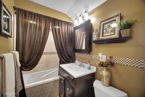 8642 S Champlain Ave, Chicago, IL 60619 photo 10