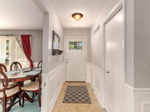 672 Scott Dr, Elgin, IL 60123 photo 3