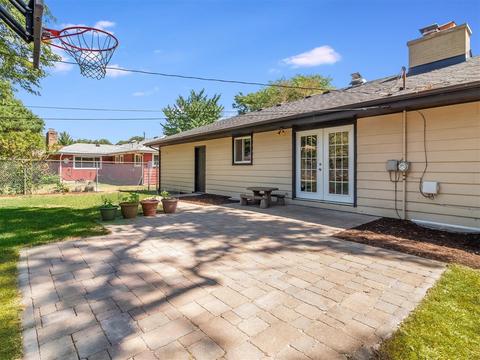 672 Scott Dr, Elgin, IL 60123 photo 16