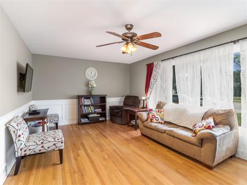 672 Scott Dr, Elgin, IL 60123 photo 4