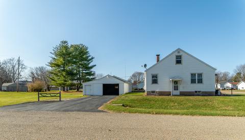 517 Corn St, Emden, IL 62635 photo 3